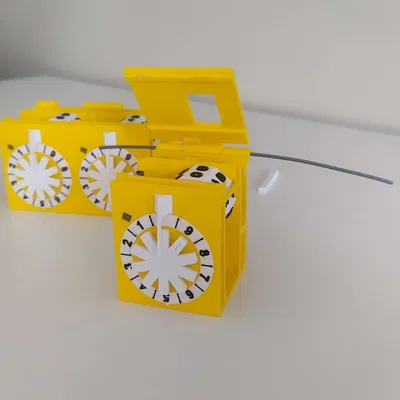 Cơ chế Pascaline với bản cải tiến và bản lề hỗ trợ