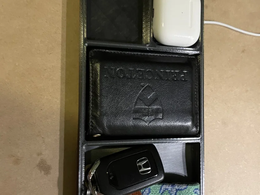 Khay đựng đồ kiêm sạc không dây cho AirPods - Image 1
