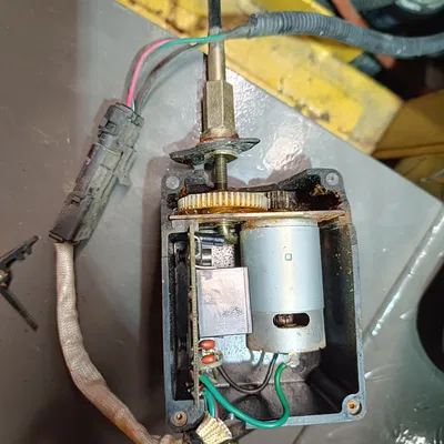 Công tắc điện dừng/reset cho máy xúc bánh lốp Sino 37B34-56010