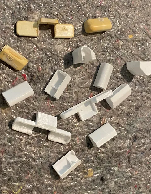 Nắp che bản lề cửa sổ thay thế sau 30 năm sử dụng - Image 1