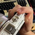 Giá đỡ camera Olympus E-PL5 cho phép chụp ổn định - Thumbnail 3
