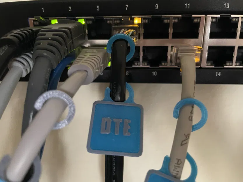 Thẻ cáp tùy chỉnh với văn bản có thể chỉnh sửa - Image 1