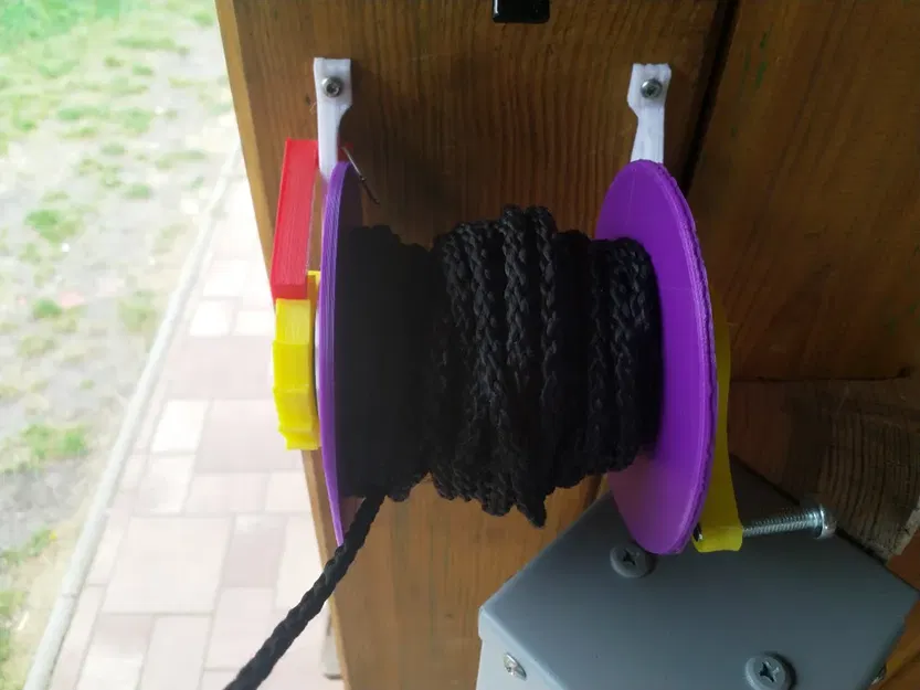 Reel treo tường đơn giản với phanh - Image 3