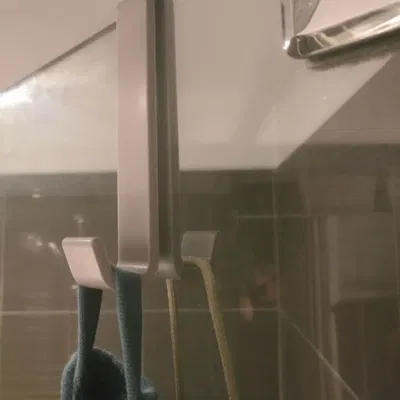 Móc treo cửa kính phòng tắm đơn giản cho nhu cầu treo đồ