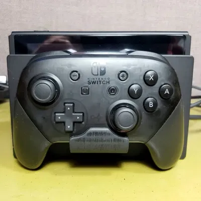 Giá đỡ tay cầm Nintendo Switch Pro gắn tường hoặc trên Switch