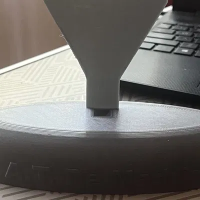 Giá đỡ cho huy hiệu Atletico de Madrid ở tỷ lệ 65%