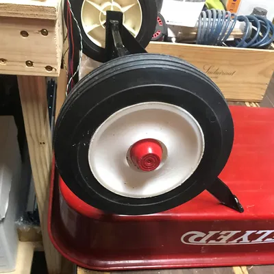 Trung tâm bánh xe thay thế cho xe đẩy Radio Flyer đỏ