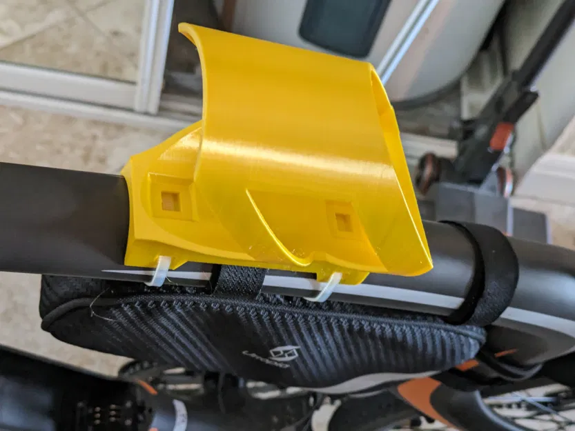 Giá đỡ chai nước cho xe đạp Urtopia Carbon One - Image 2