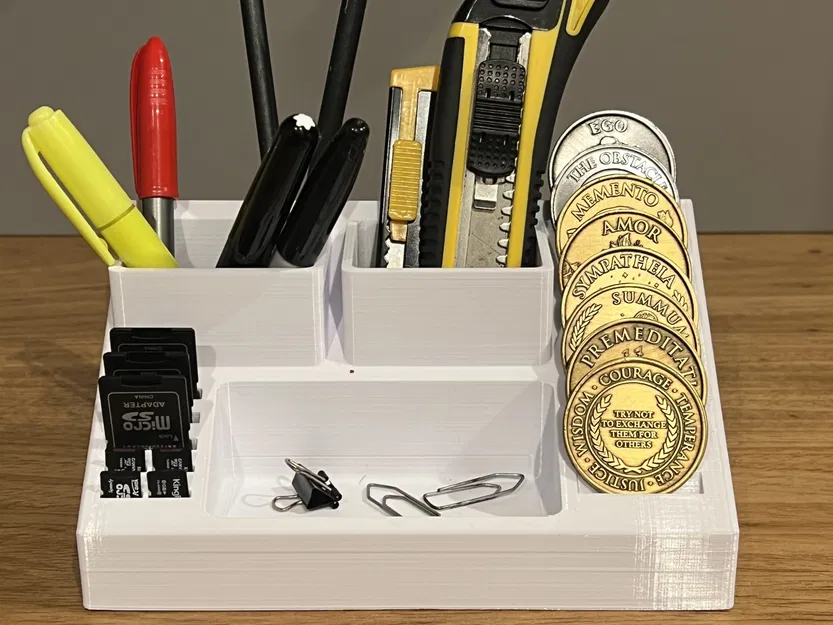 Giá đỡ văn phòng đơn giản - Image 1