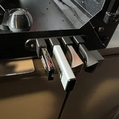 Giá đỡ USB cho hộp đựng Prusa
