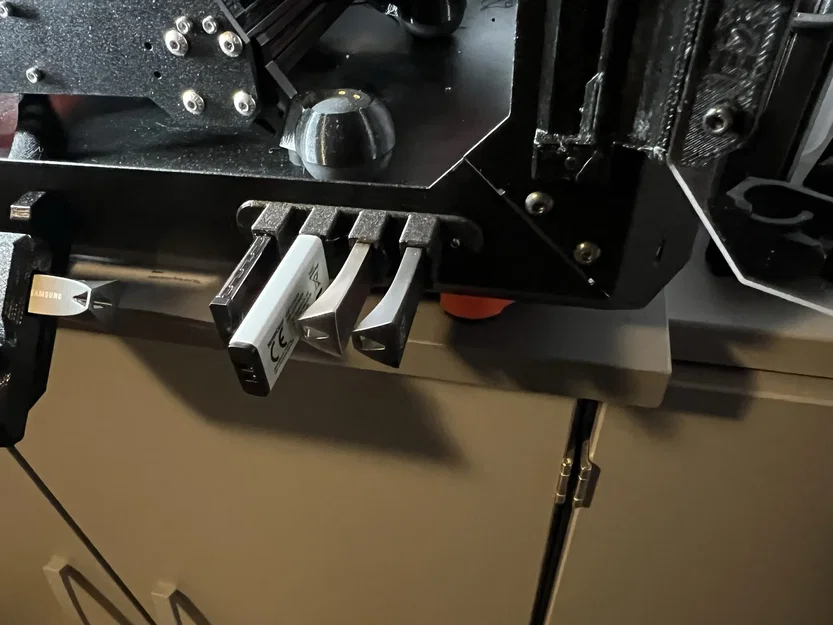 Giá đỡ USB cho hộp đựng Prusa - Image 2
