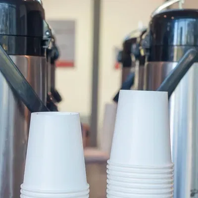 Cốc uống nước bằng sứ cho gia đình