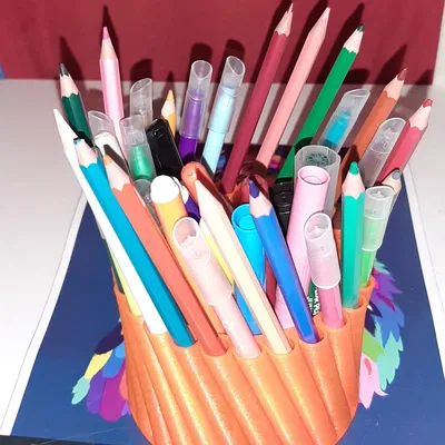 Giá đỡ bút chì/bút bi tùy chỉnh bằng OpenScad