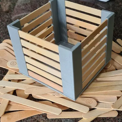 Thùng chứa làm từ que kem và bộ phận in 3D