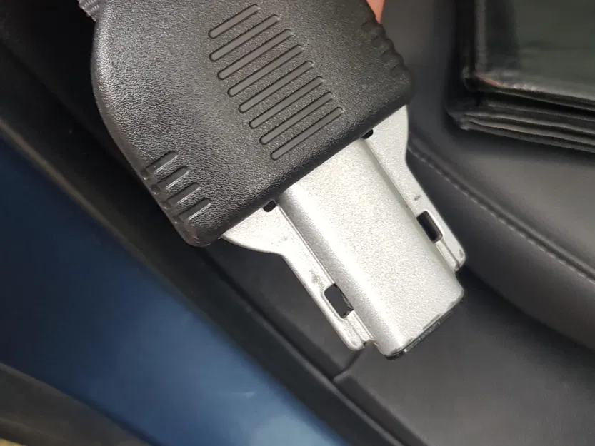 Kẹp dây an toàn cho ghế sau Ford Mondeo MK5 - Image 2