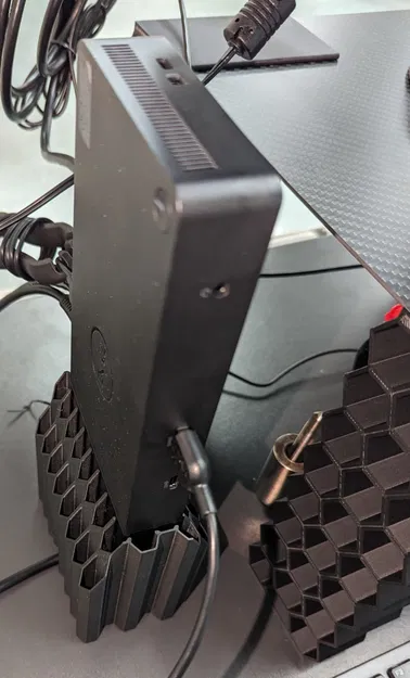 Giá đỡ đứng hình lục giác cho trạm kết nối Dell WD19 - Image 1