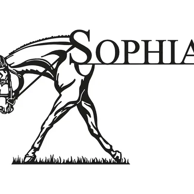 Ngựa Sophia đi bộ trên cỏ