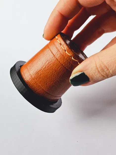 Nắp cho cốc xúc xắc nhỏ - Image 1