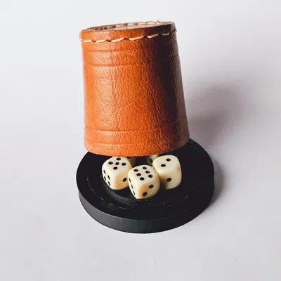 Nắp cho cốc xúc xắc nhỏ