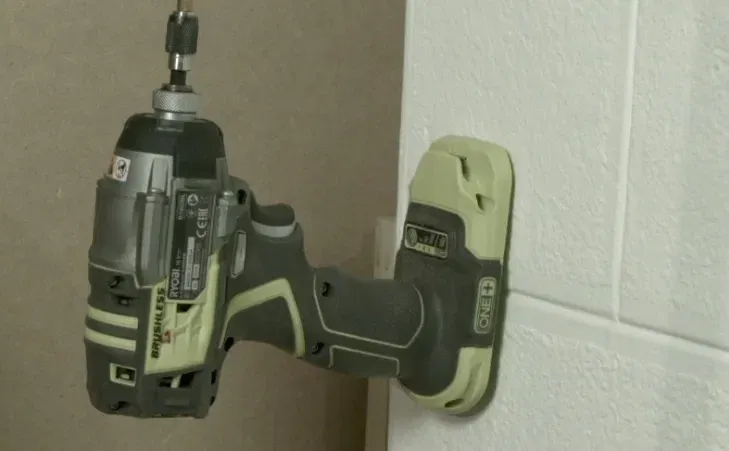 Giá đỡ tường Ryobi One+ cho máy in 3D - Image 3