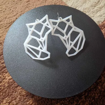 Bông tai hình sói phong cách low-poly dễ in