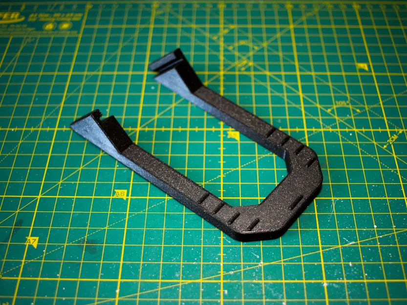 Giá đỡ thiết bị di động cho máy chèo trong nhà Concept2 Model D - Image 2