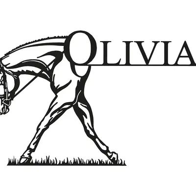 Ngựa Olivia đi trên cỏ