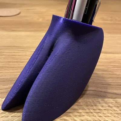 Giá đỡ bút hình chú dê giúp tổ chức văn phòng