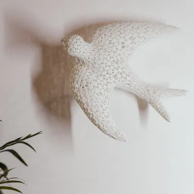 Trang trí tường hình chim én bằng sứ phong cách Voronoï