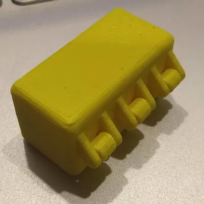 Hộp có bản lề và khóa từ tính Parametric (F360)