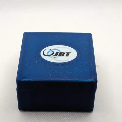 Hộp có bản lề điều chỉnh với ngăn chia và khóa từ tính