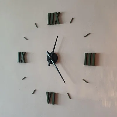 Đồng hồ treo tường lớn với số La Mã và hướng dẫn căn ch...