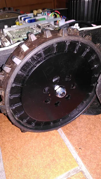 Trọng lượng bánh xe YardForce Classic 500 để tăng độ bám đường - Image 1