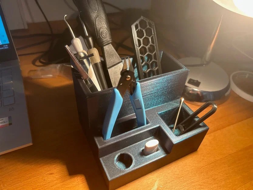 Giá tổ chức bàn làm việc đơn giản và gọn gàng - Image 2