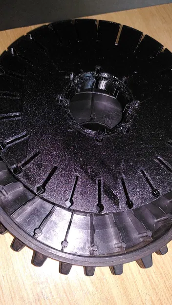 Trọng lượng bánh xe YardForce Classic 500 để tăng độ bám đường - Image 7