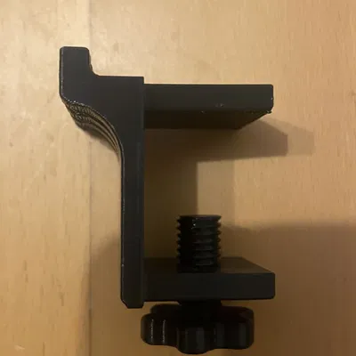 Giá đỡ cáp cho ba dây cáp kẹp bàn