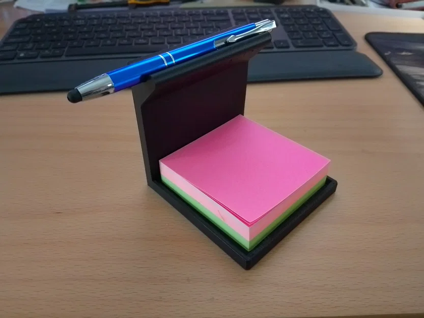 Giá đỡ bút tích hợp khay ghi chú Post-it 3x3 inch - Image 1