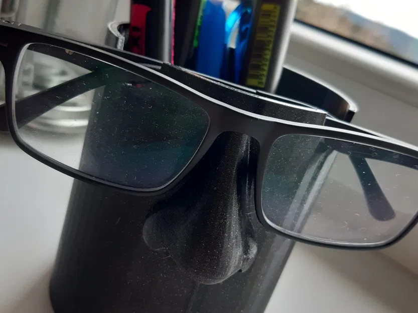 Giá đỡ bút và kệ đựng kính mắt Brýlovec - Image 4