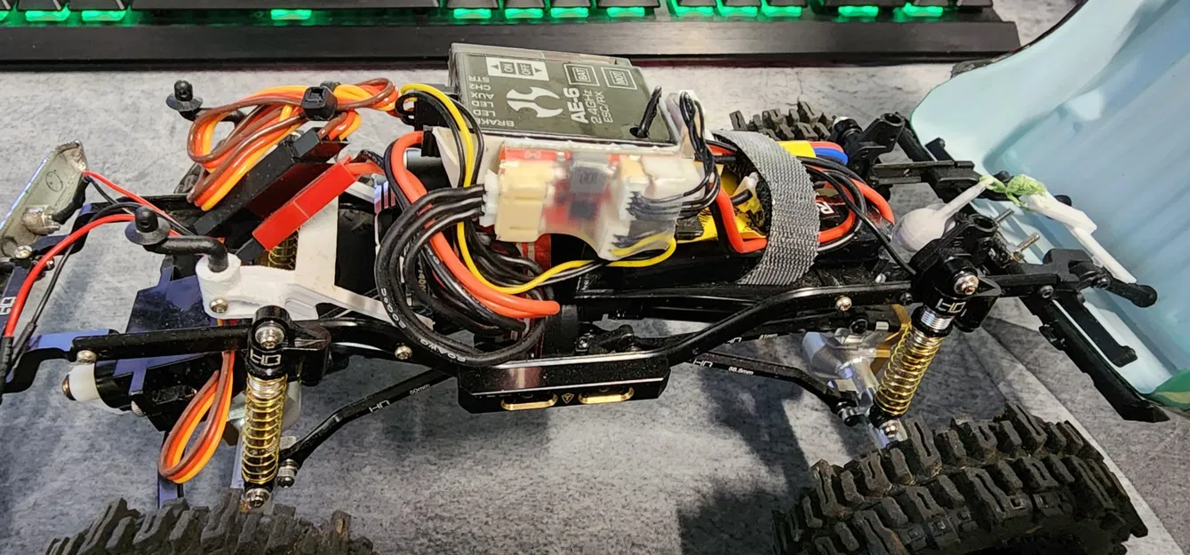 Khay pin scx24 low cg với giá đỡ esc cho động cơ furitek - Image 3