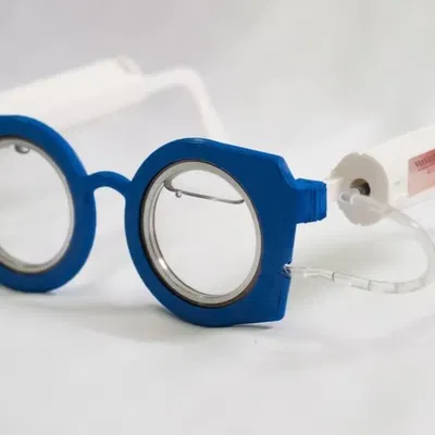 Kính tự điều chỉnh có ống tiêm điều chỉnh độ cận