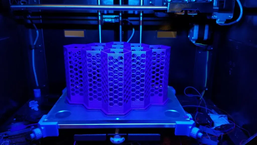 Giá đỡ bàn làm việc họa tiết tổ ong - Image 5