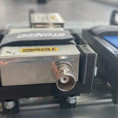 Giá đỡ DIN cho bộ khuếch đại Teroz ADS-B