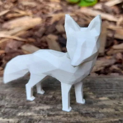 Điêu khắc cáo phong cách low poly độc đáo