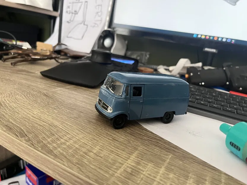 Mô hình xe Mercedes Benz L319 được quét 3D - Image 1