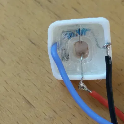 Bộ chắn cho cảm biến LDR và vỏ bảo vệ dây nối