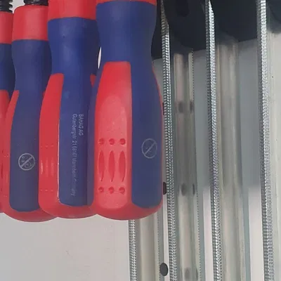 Giá đỡ kẹp cho bảng ghim 50x50x8mm