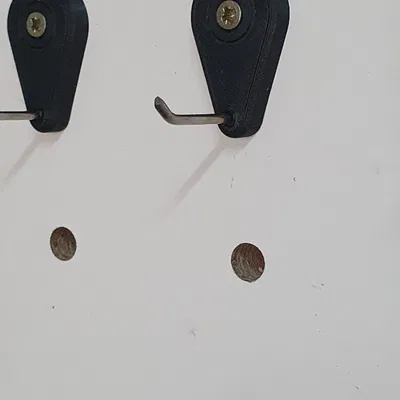 Giá treo cho bảng ghim với lỗ 8x15mm