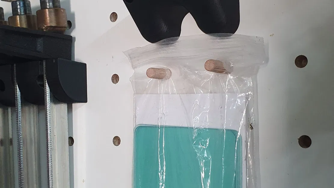 Giá đỡ mũ hàn cho bảng ghim 50x50x8mm - Image 2