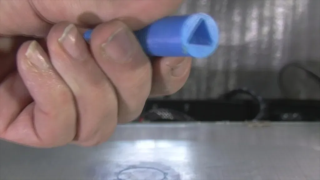 Chìa khóa hình tam giác cho tủ điện/gas dài - Image 2