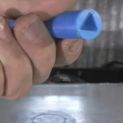 Chìa khóa hình tam giác cho tủ điện/gas dài